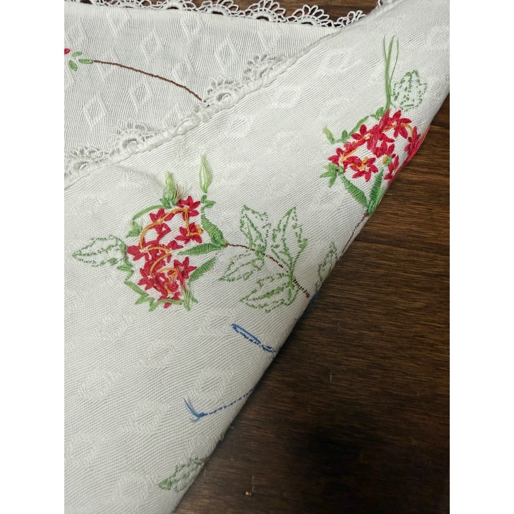 Vintage Hand Embroidered White Lace Trim Floral dresser scarf - Picture 6 of 6